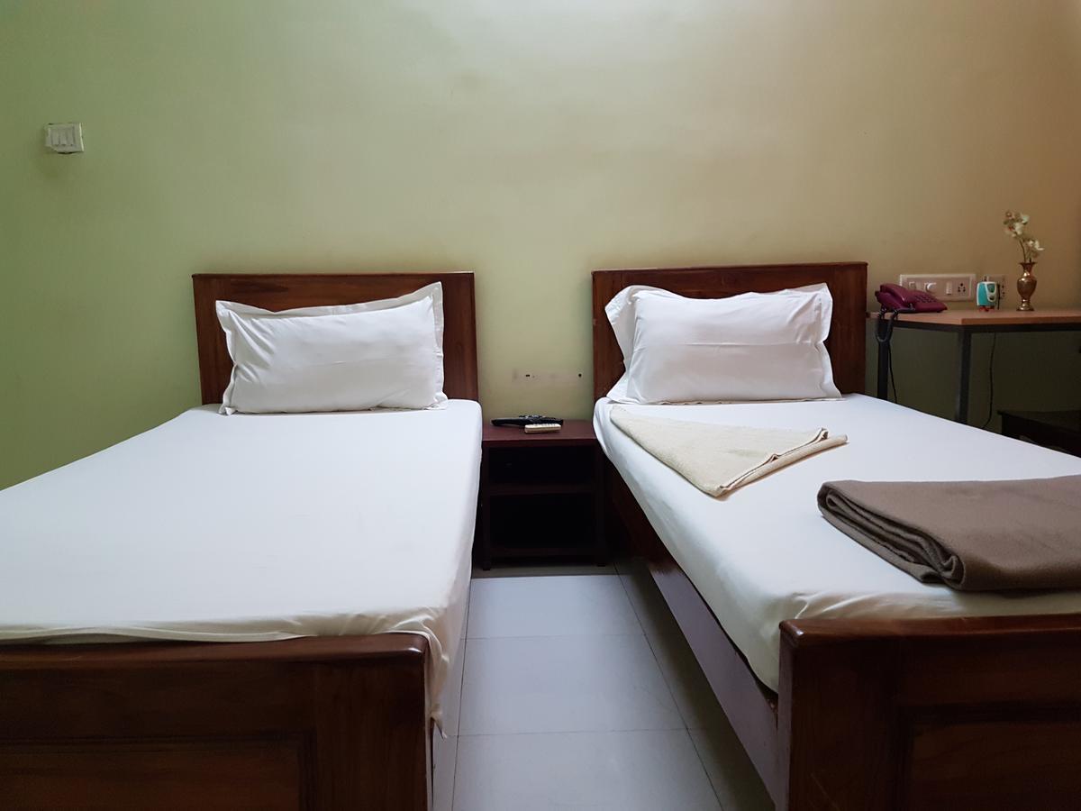 Orchid Serenity Bed and Breakfast Madrás Exterior foto